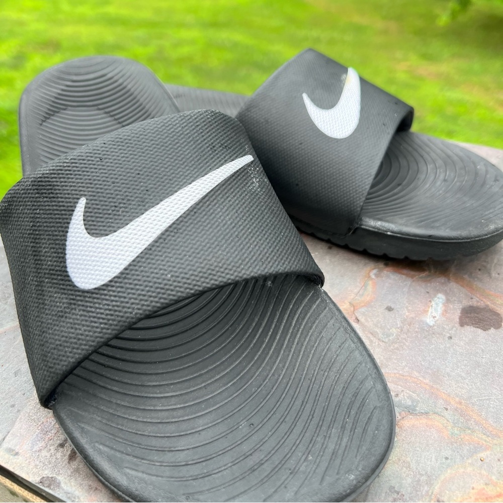 nike slides